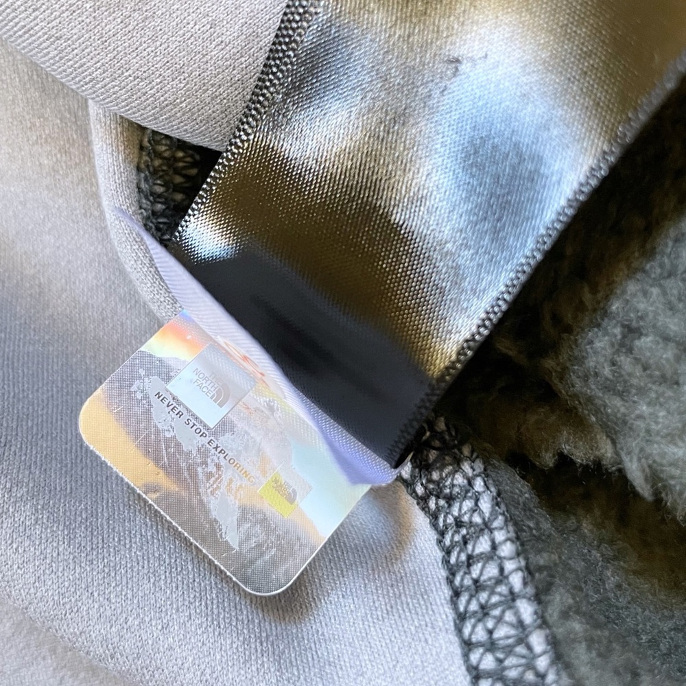 The North Face Women’s Novelty Fleece Hoodie - Picture 8 of 8